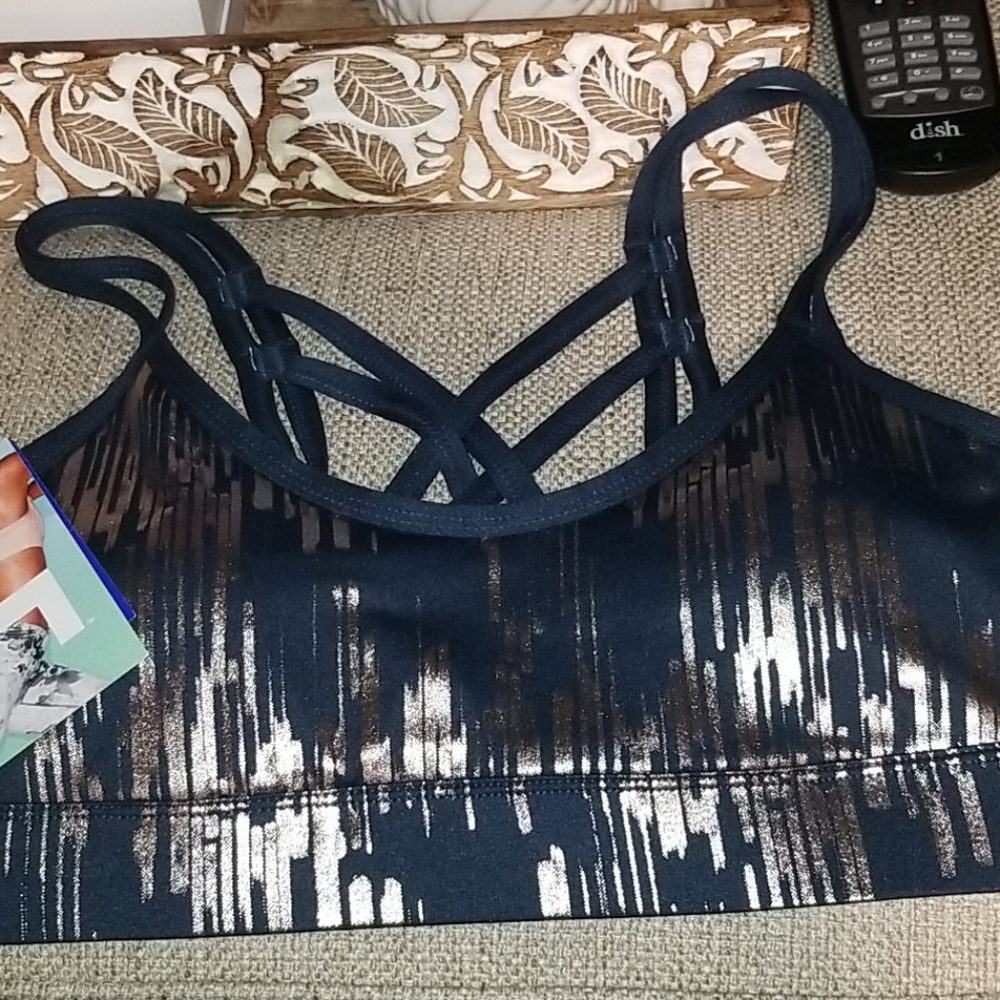 New Top - Picture 3 of 3